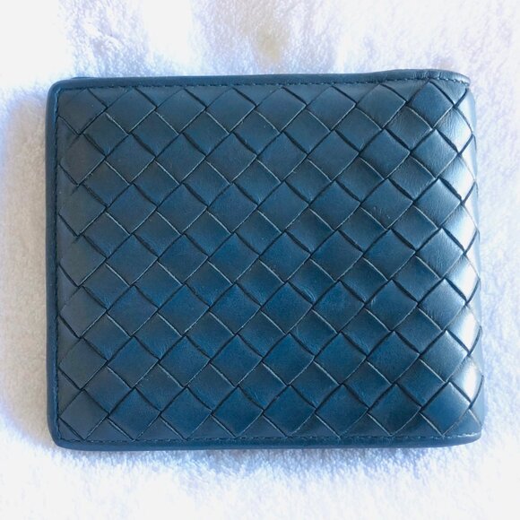 BOTTEGA VENETA BI-FOLD WALLET, Blue in Original Box - Picture 5 of 16